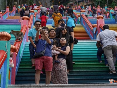 Private Tour: Kuala Lumpur with Petronas Twin Towers Observation Deck and Batu Caves